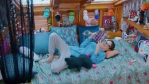 Kamar ala Korea dengan Ornamen Unik