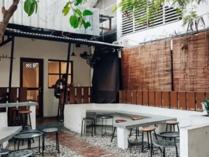 Desain Cafe dengan Konsep Industrial