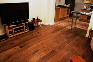 Tips Memilih Lantai Kayu Terbaik untuk Rumah yang Tepat 1 Tips Memilih Lantai Kayu Terbaik untuk Rumah yang Tepat