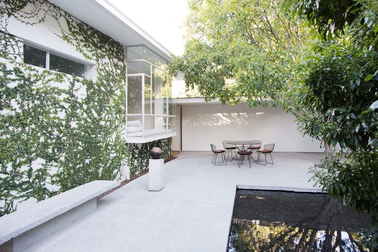 Beton Berpori untuk Teras Rumah