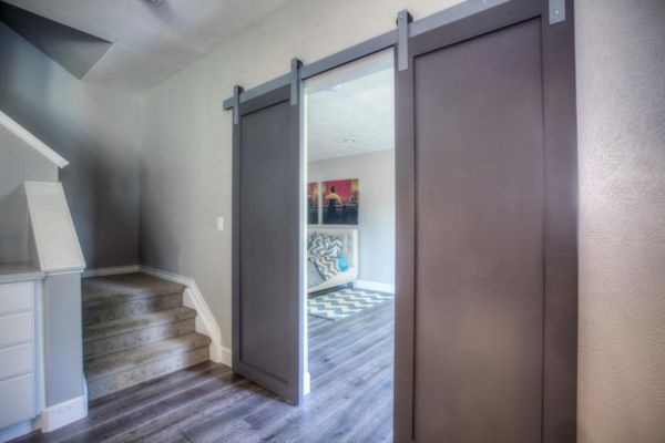 Kelebihan dan Kekurangan Sliding Door untuk Rumah Modern